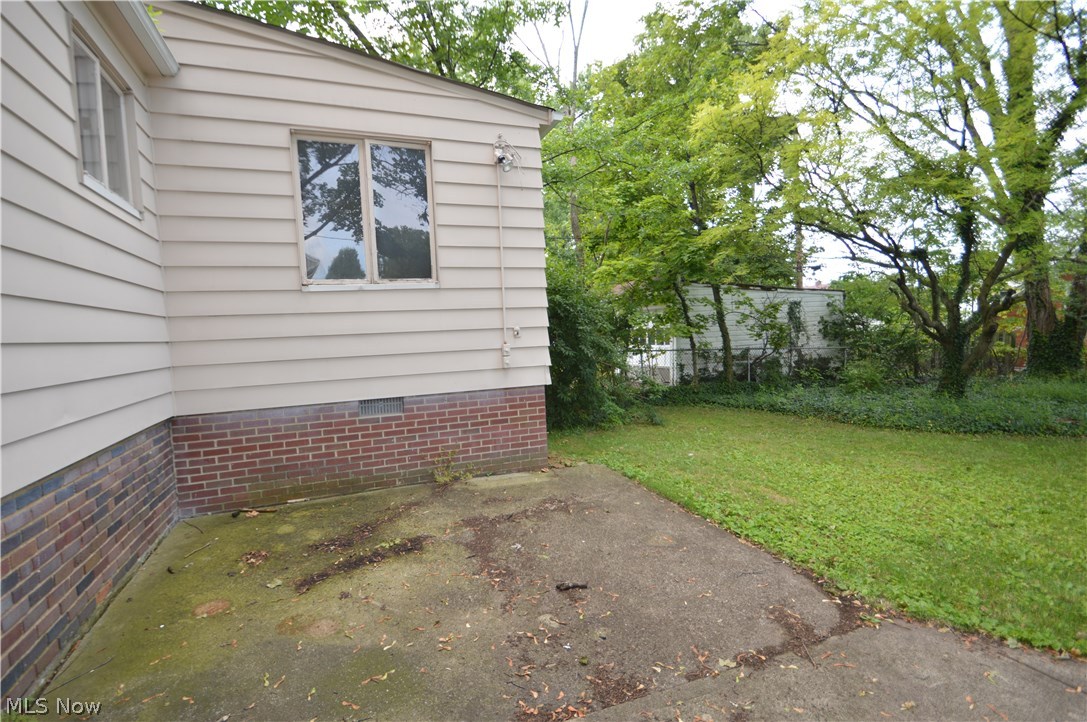3811 Woodridge Road Cleveland Heights, OH 44121 - Photo 16 of 16 Patio area!