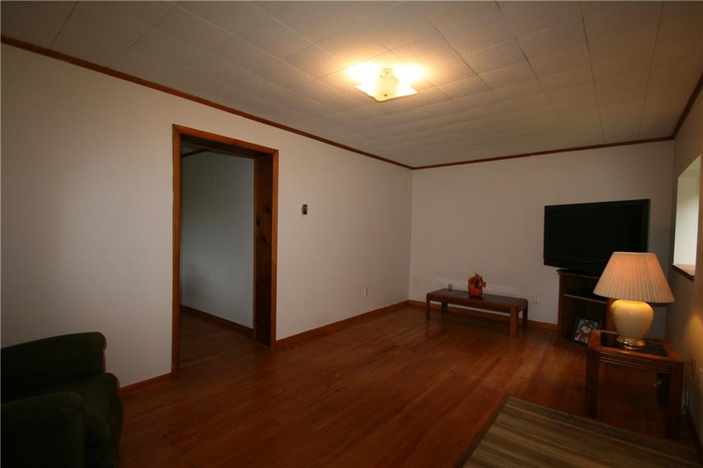 68 Shuster Road Gibsonia, PA 15044 - Photo 12 of 19 Living room