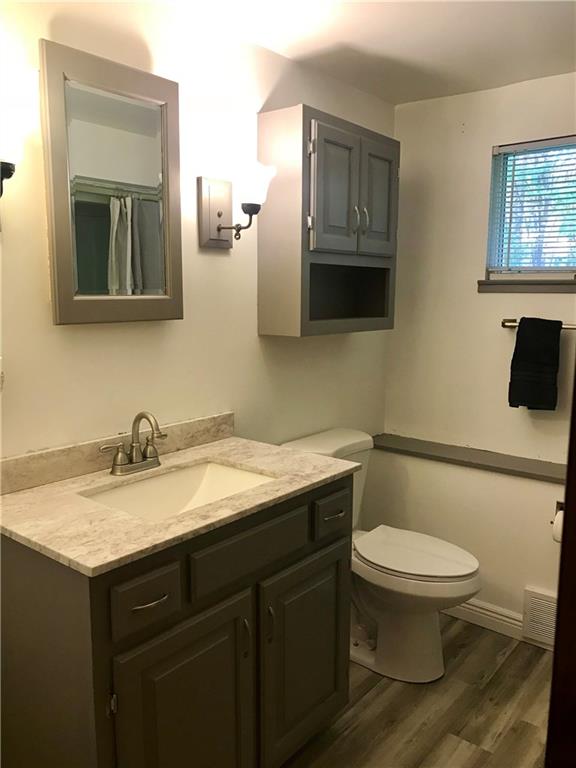 68 Shuster Road Gibsonia, PA 15044 - Photo 15 of 19 Upstairs Full bathroom