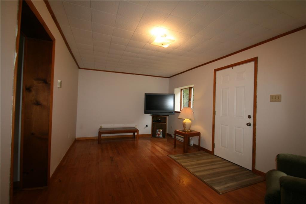 68 Shuster Road Gibsonia, PA 15044 - Photo 10 of 19 Living room