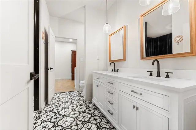 $999,000 | 411 Sweetwater Club Drive, Seneca, SC 29672