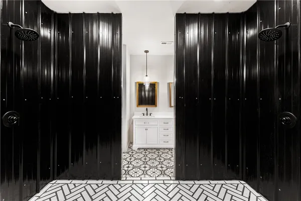 $800,000 | 411 Sweetwater Club Drive, Seneca, SC 29672