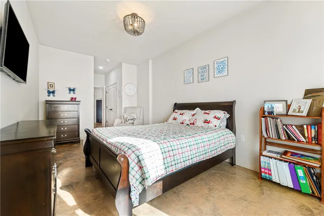 $999,000 | 411 Sweetwater Club Drive, Seneca, SC 29672