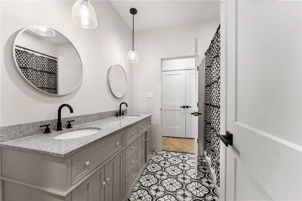 $800,000 | 411 Sweetwater Club Drive, Seneca, SC 29672