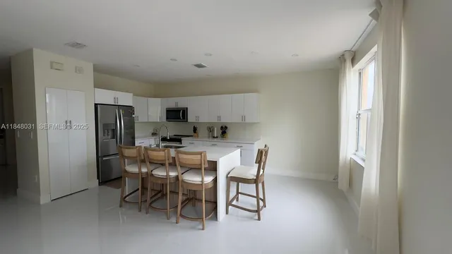 $2,800 | 949 Northeast 42nd Avenue, Homestead, FL 33033