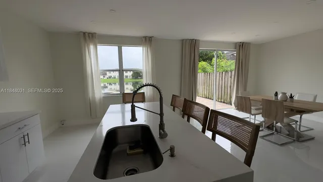 $2,800 | 949 Northeast 42nd Avenue, Homestead, FL 33033