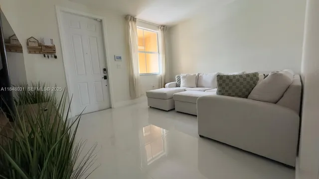 $2,800 | 949 Northeast 42nd Avenue, Homestead, FL 33033