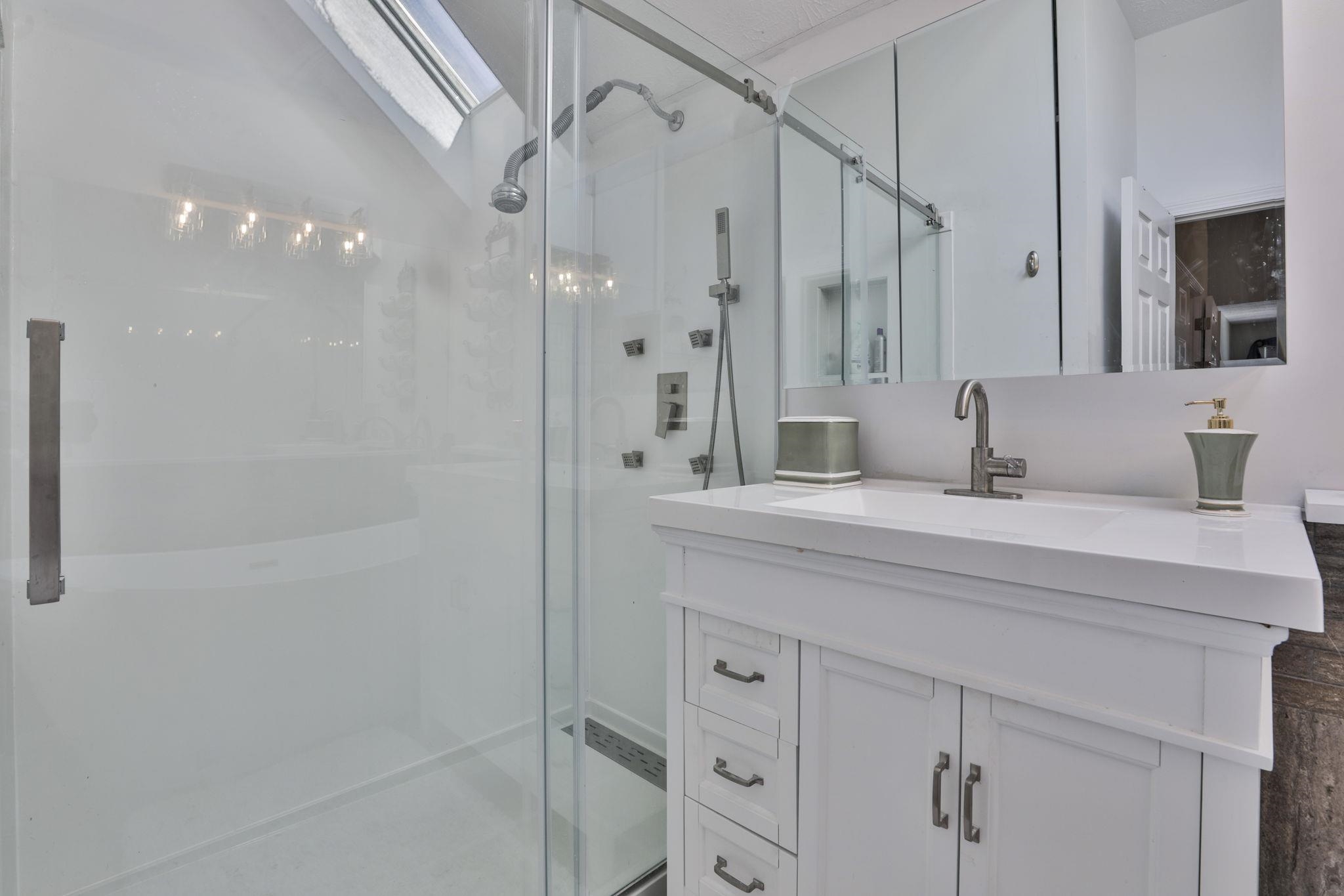 39 Hawthorne Village Road Nashua, NH 03062 - Photo 16 of 39 Gallery Image 16