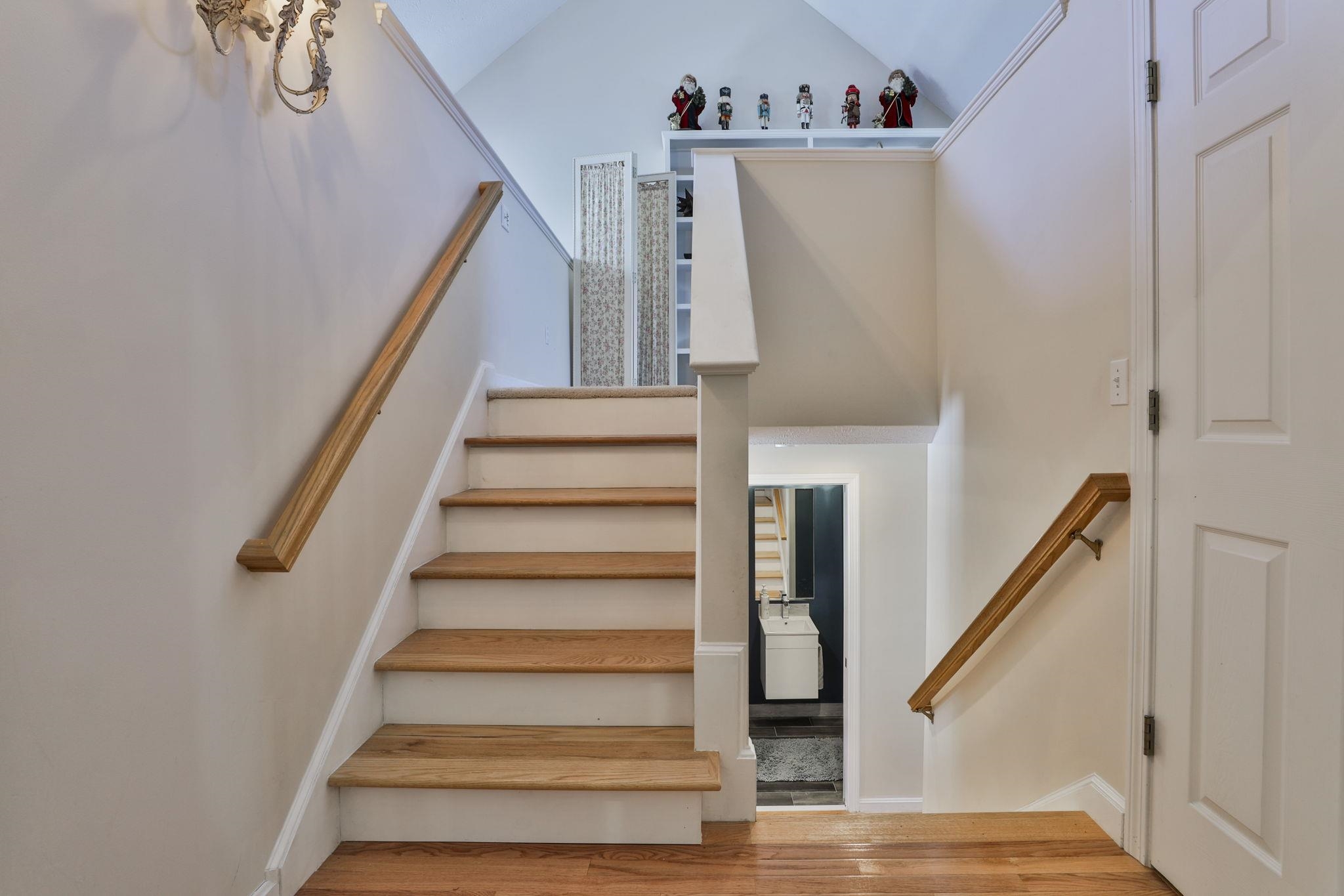 39 Hawthorne Village Road Nashua, NH 03062 - Photo 18 of 39 Gallery Image 18