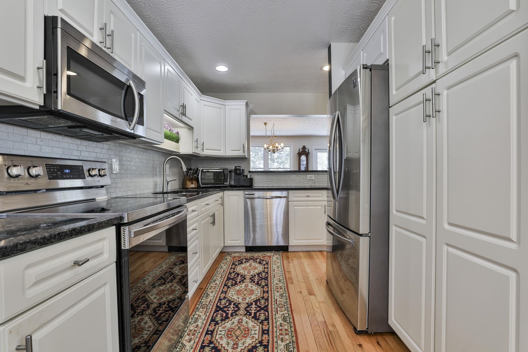 39 Hawthorne Village Road Nashua, NH 03062 - Photo 38 of 39 Gallery Image 38