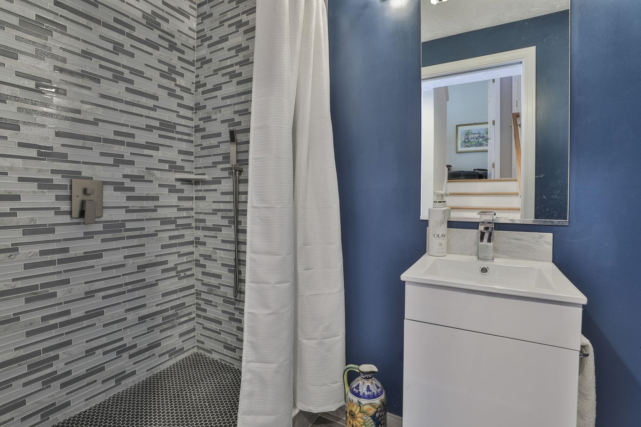 39 Hawthorne Village Road Nashua, NH 03062 - Photo 10 of 39 Gallery Image 10