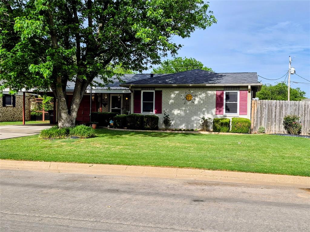 front view of house with a yard