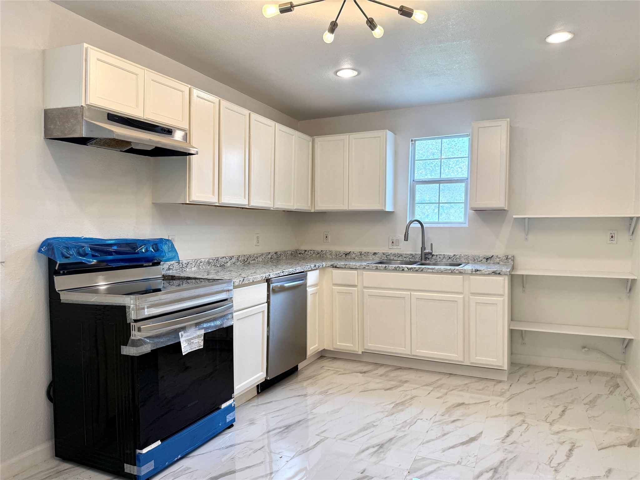 421 Sidney Street, Unit 1/2 Houston, TX 77003 - Photo 4 of 8 Unit 1/2