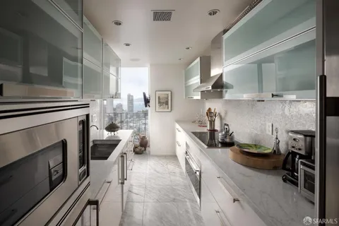 $3,695,000 | 1333 Jones Street, Unit 1606, San Francisco, CA 94109