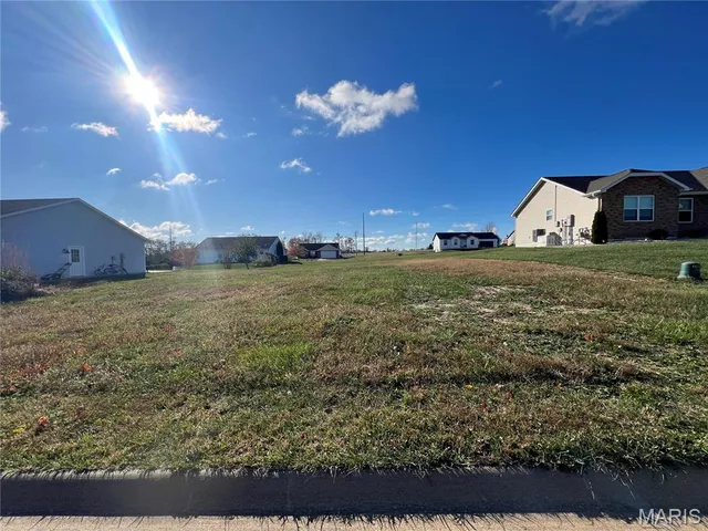 $33,000 | 506 Cliff View Place, Valmeyer, IL 62295