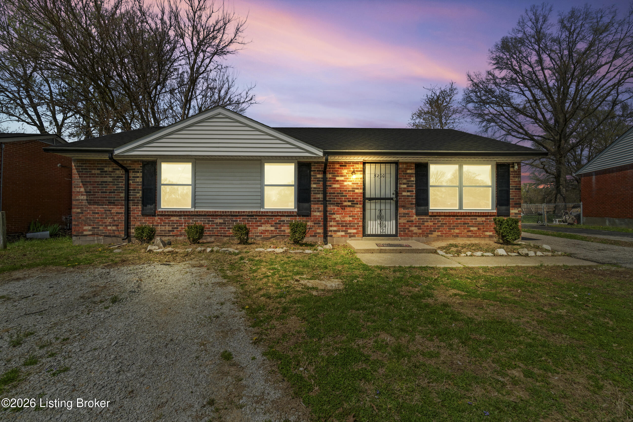 5200 Robinwood Road Louisville, KY 40218 - Photo 3 of 24 dsc00460 dte
