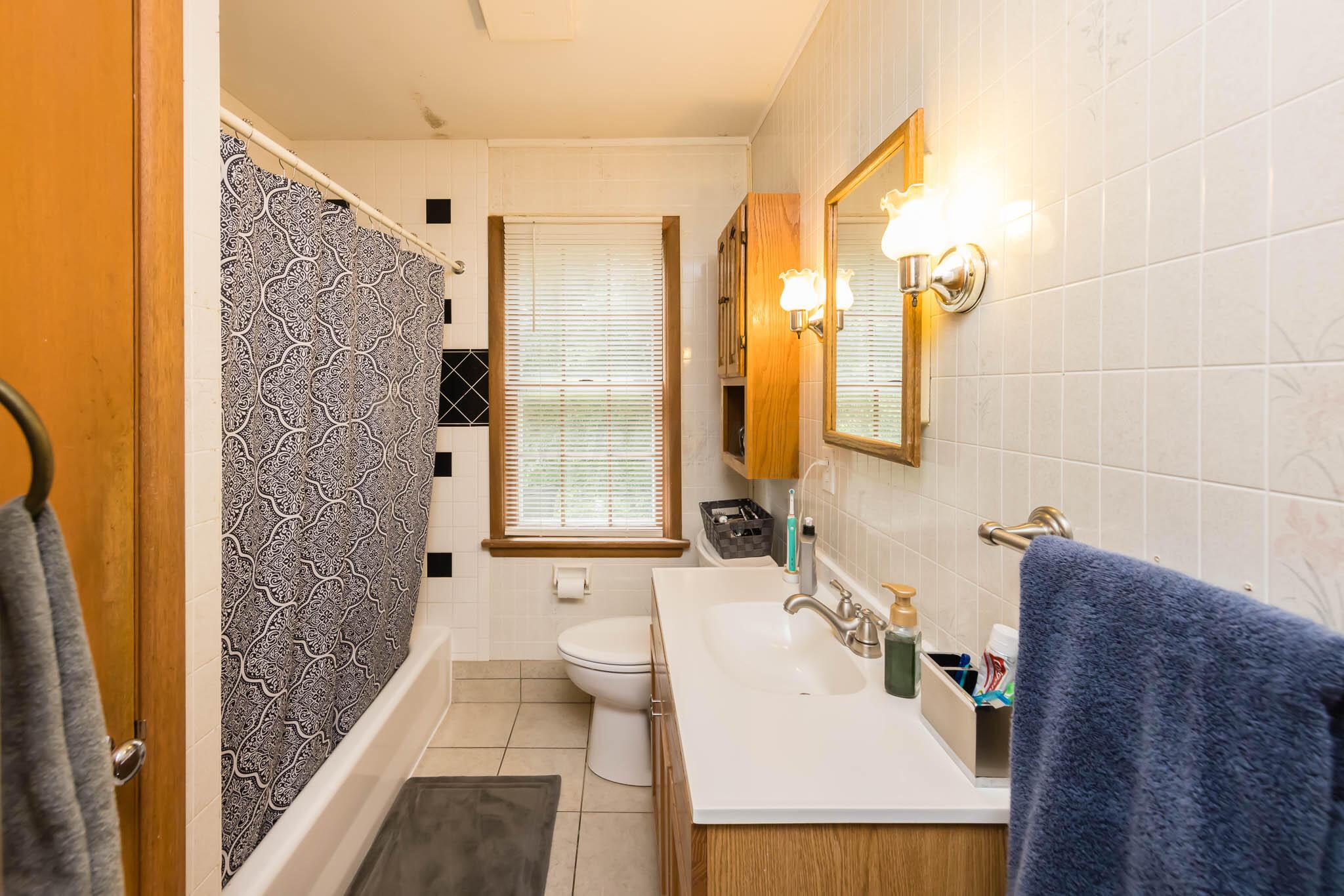 2840 Charing Road Upper Arlington, OH 43221 - Photo 35 of 39 2840 Charing Rd-27