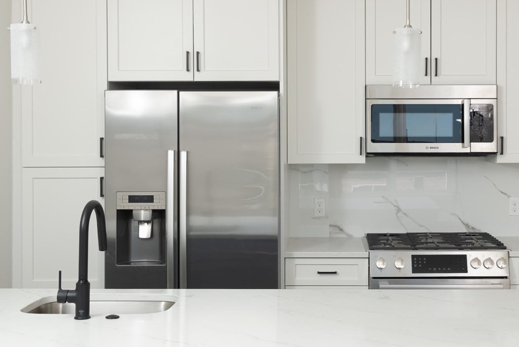425 Border Street, Unit 503 Boston, MA 02128 - Photo 5 of 16