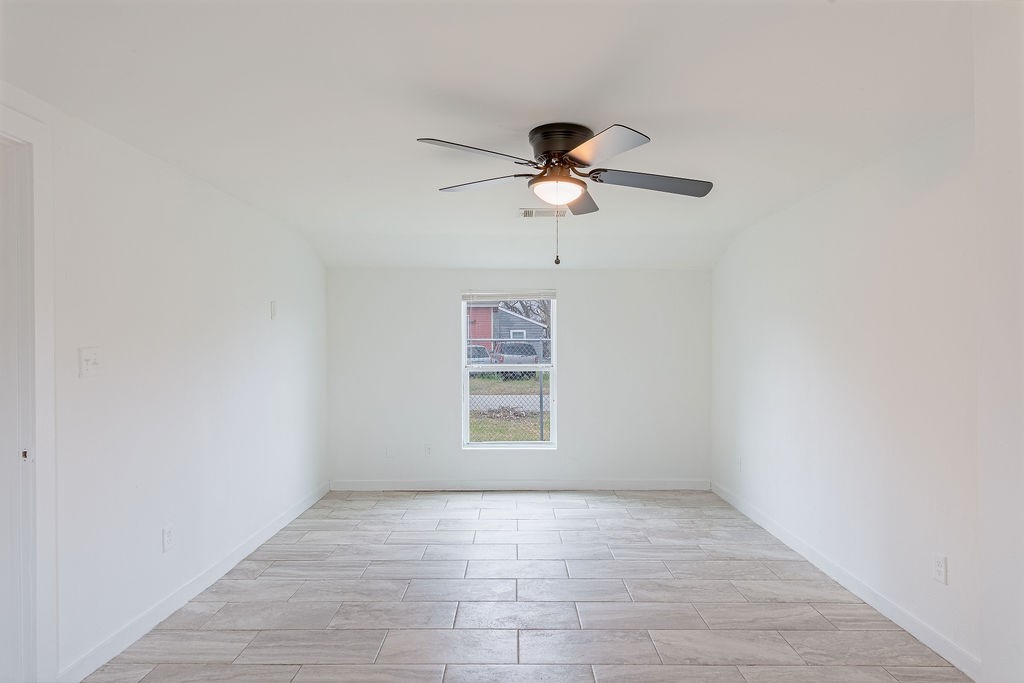 1307 Boulder Street Houston, TX 77012 - Photo 2 of 14 a view of room and empty room