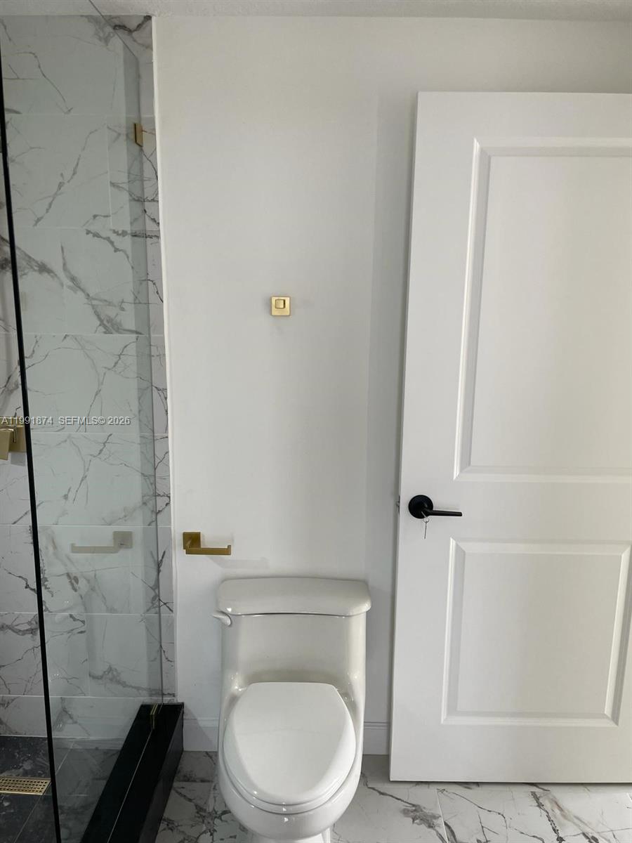 170 Southeast 14th Street, Unit 3005 Miami, FL 33131 - Photo 13 of 19