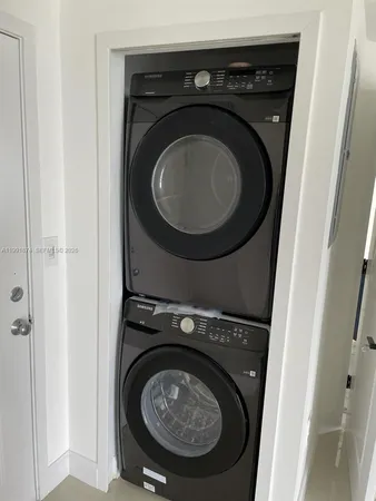 $4,000 | 170 Southeast 14th Street, Unit 3005, Miami, FL 33131