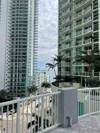 $4,000 | 170 Southeast 14th Street, Unit 3005, Miami, FL 33131