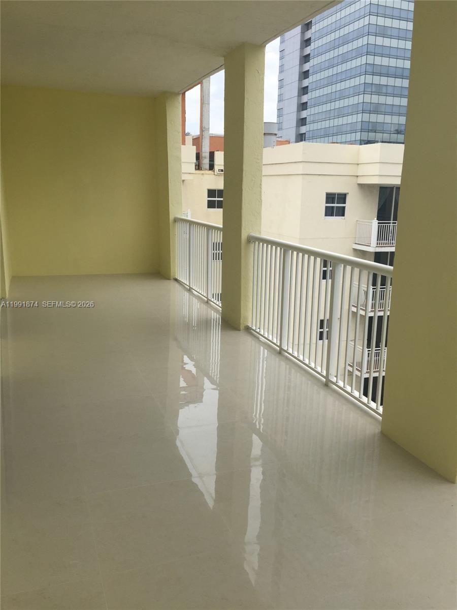 170 Southeast 14th Street, Unit 3005 Miami, FL 33131 - Photo 2 of 19