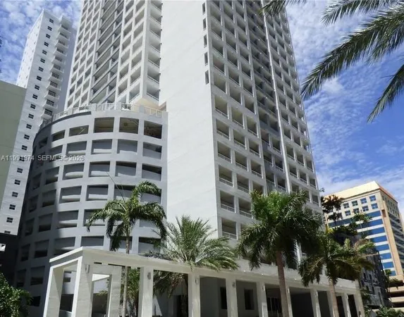 $4,000 | 170 Southeast 14th Street, Unit 3005, Miami, FL 33131