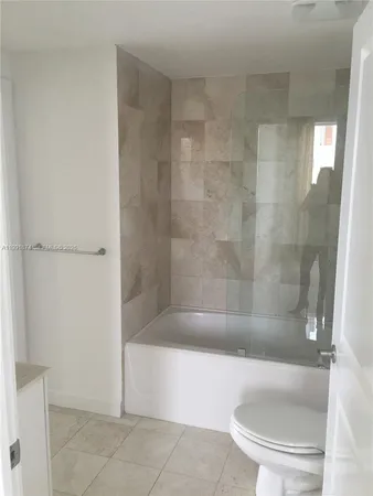 $4,000 | 170 Southeast 14th Street, Unit 3005, Miami, FL 33131