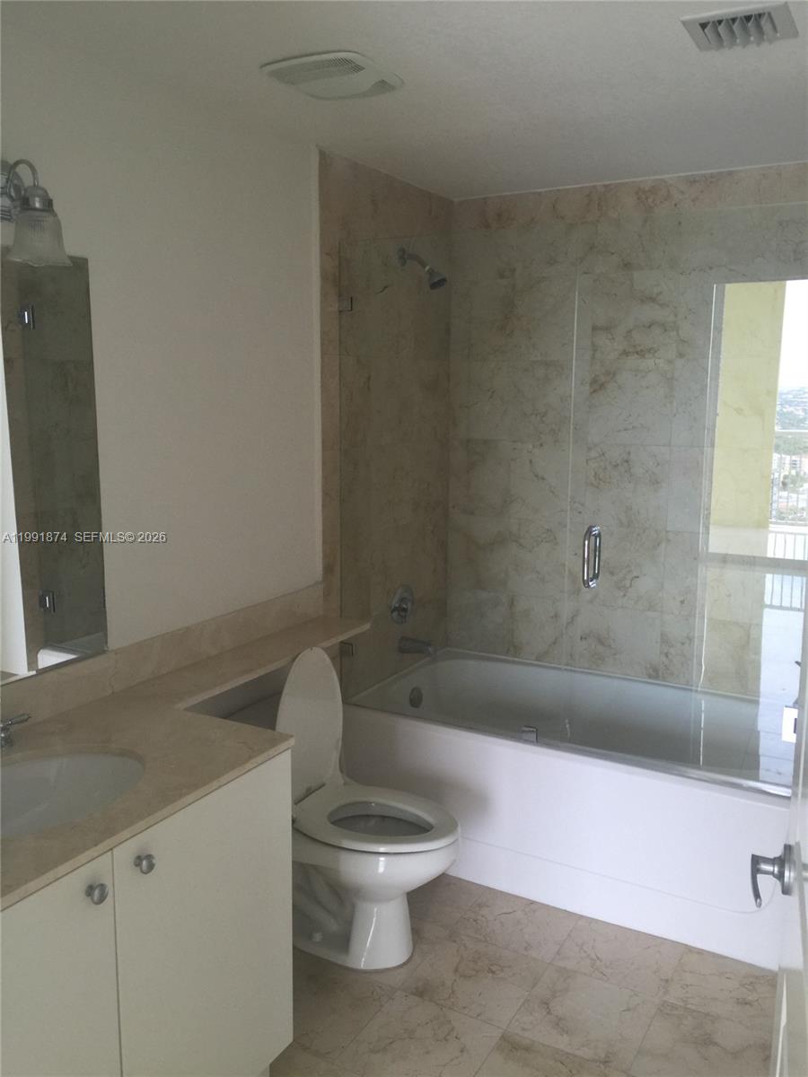 170 Southeast 14th Street, Unit 3005 Miami, FL 33131 - Photo 6 of 19