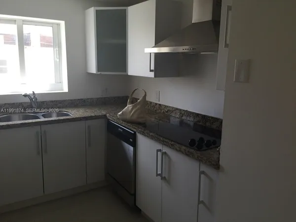 $4,000 | 170 Southeast 14th Street, Unit 3005, Miami, FL 33131