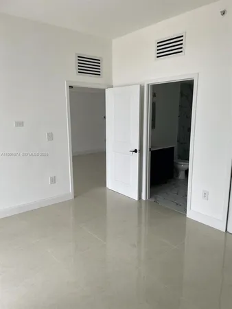 $4,000 | 170 Southeast 14th Street, Unit 3005, Miami, FL 33131