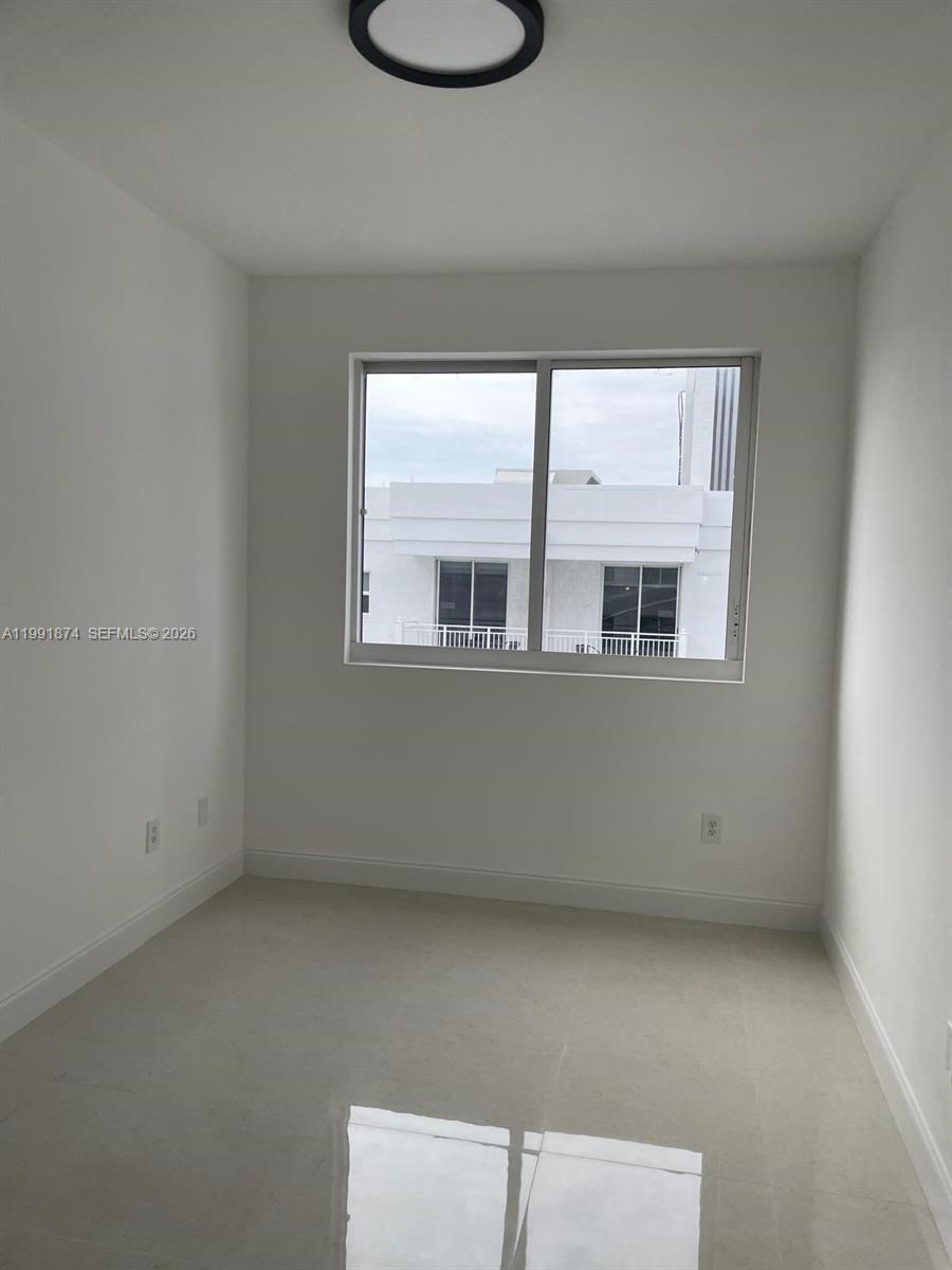 170 Southeast 14th Street, Unit 3005 Miami, FL 33131 - Photo 10 of 19