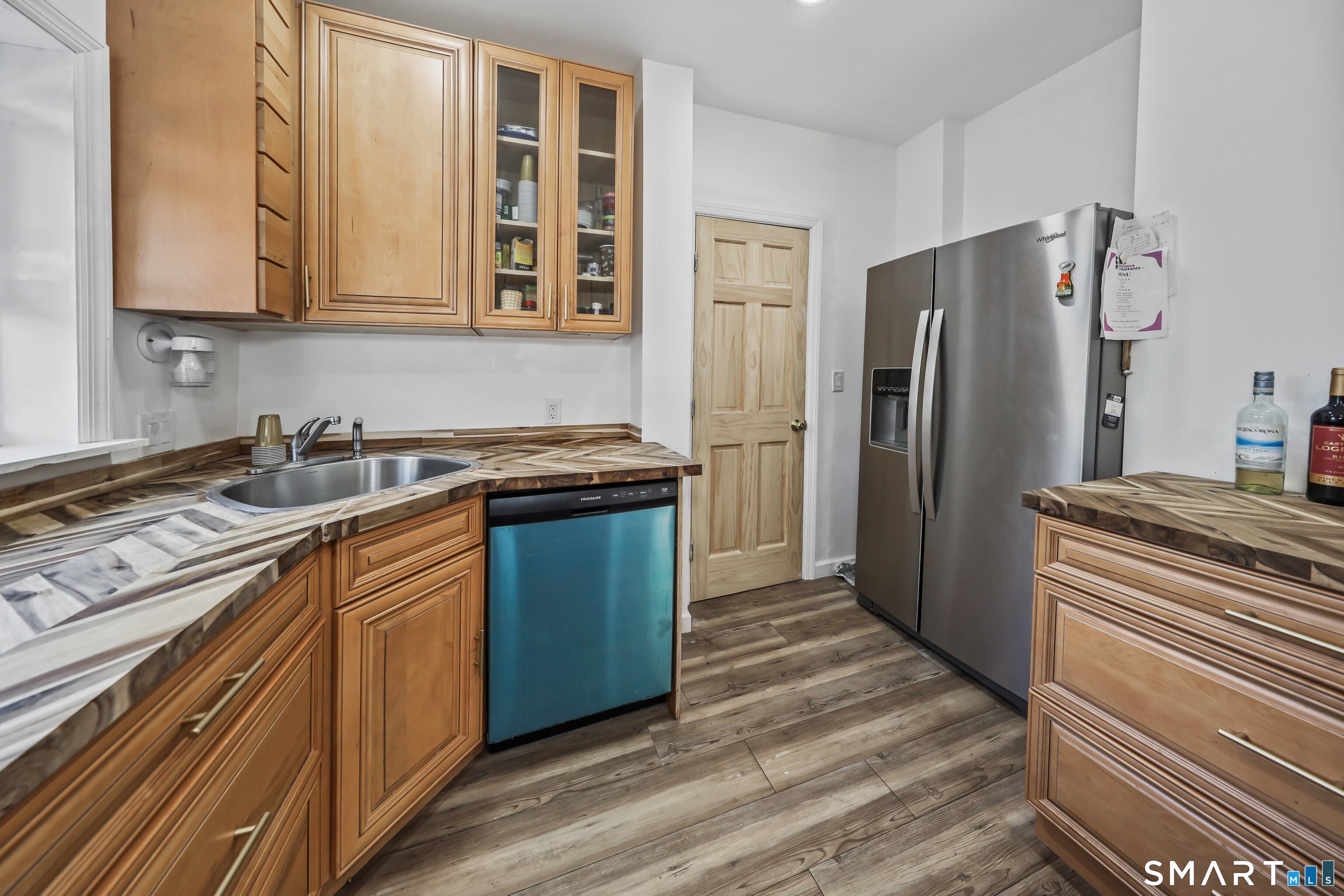 339 River Road Shelton, CT 06484 - Photo 7 of 36