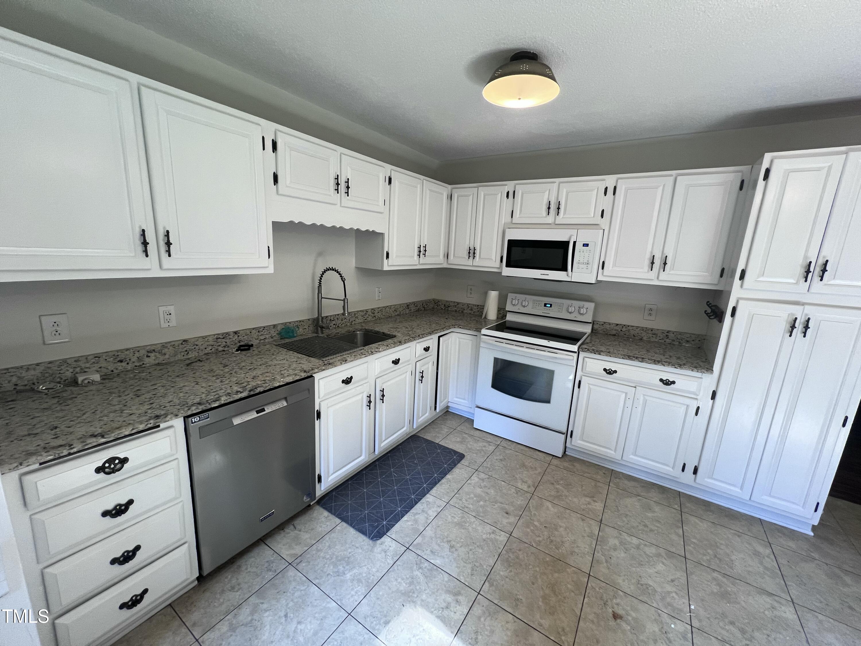 1009 Olive Chapel Road Apex, NC 27502 - Photo 3 of 14 IMG_8767