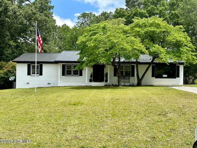 $2,200 | 611 East L Ives Drive, Aberdeen, NC 28315