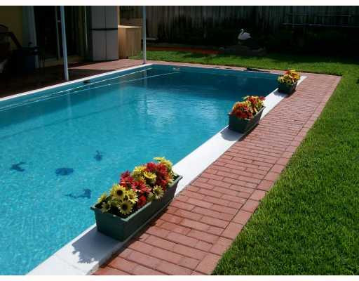6910 Raleigh Street Hollywood, FL 33024 - Photo 2 of 15 Swimming Pool/Hot Tub/Sauna