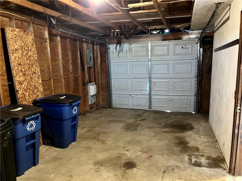 15 Summit Road Narragansett, RI 02882 - Photo 18 of 23 One Car Garage