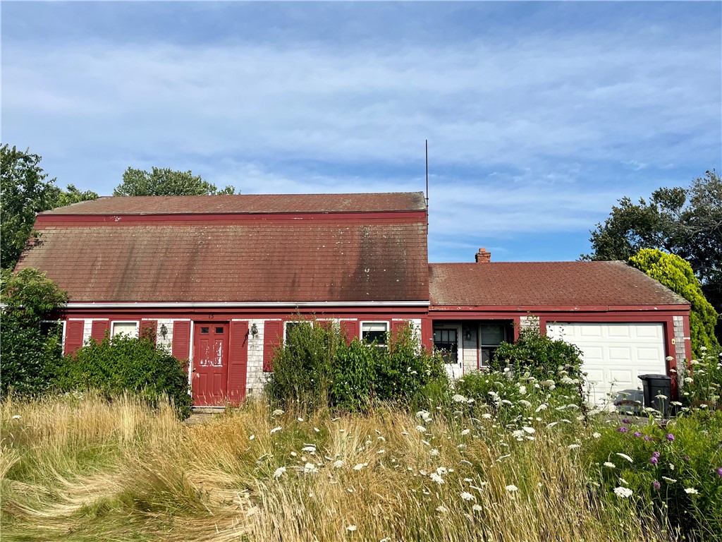 15 Summit Road Narragansett, RI 02882 - Photo 2 of 23