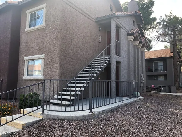 $1,295 | 2750 South Durango Drive, Unit 1102, Las Vegas, NV 89117