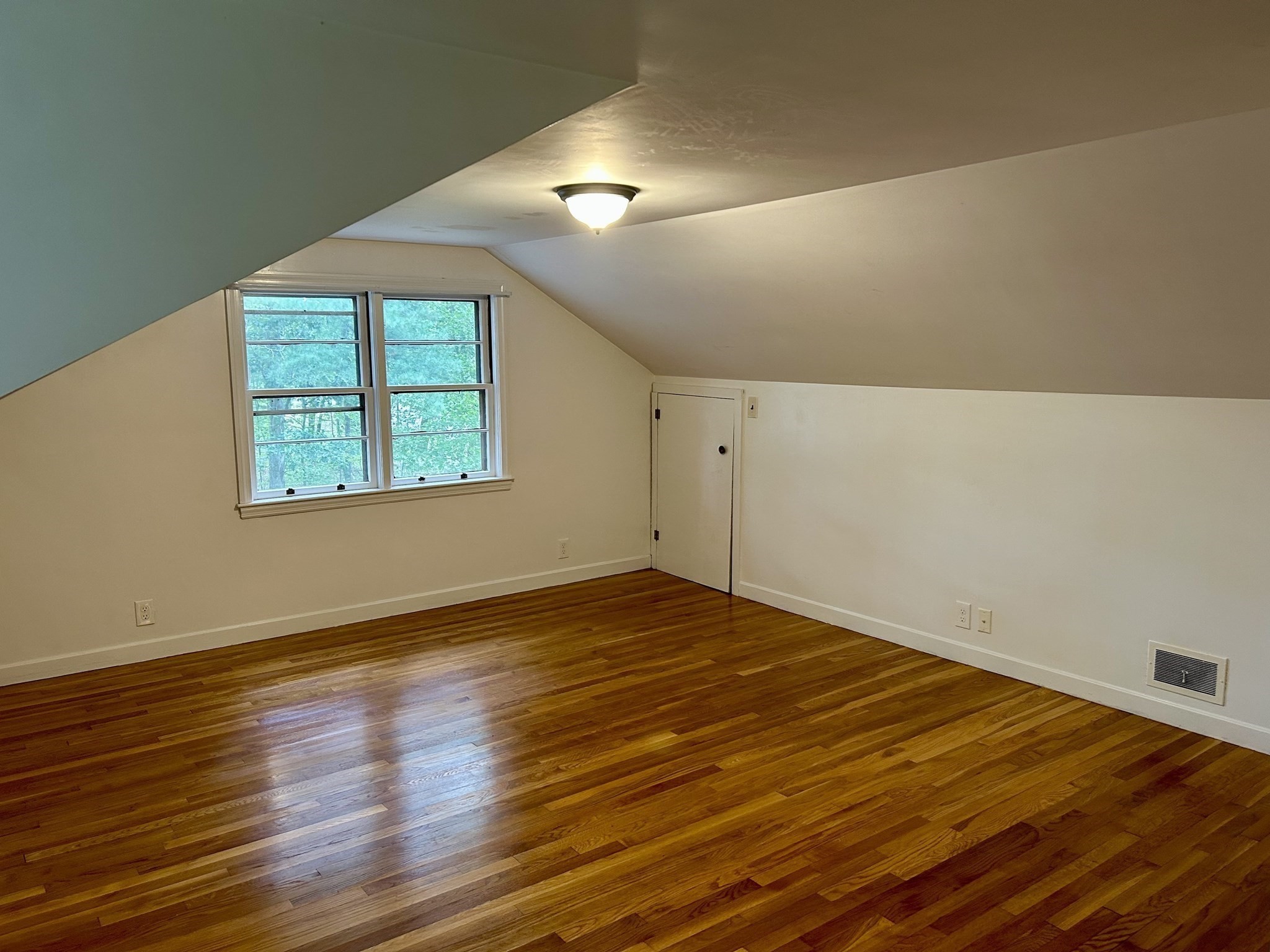 272 Laws Brook Road Concord, MA 01742 - Photo 10 of 17 Gallery Image 10