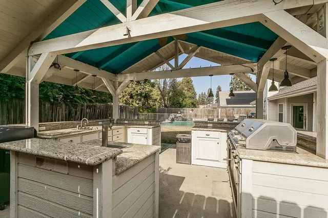 $795,000 | 2409 Southeast Cottonwood Circle, Visalia, CA 93277