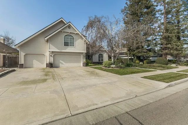 $795,000 | 2409 Southeast Cottonwood Circle, Visalia, CA 93277