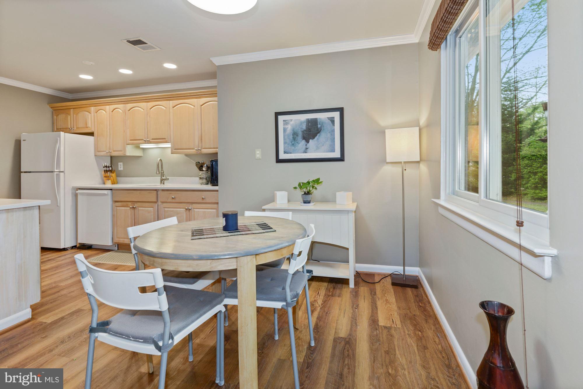 11310 Gatesborough Lane Reston, VA 20191 - Photo 17 of 43 Dining Room