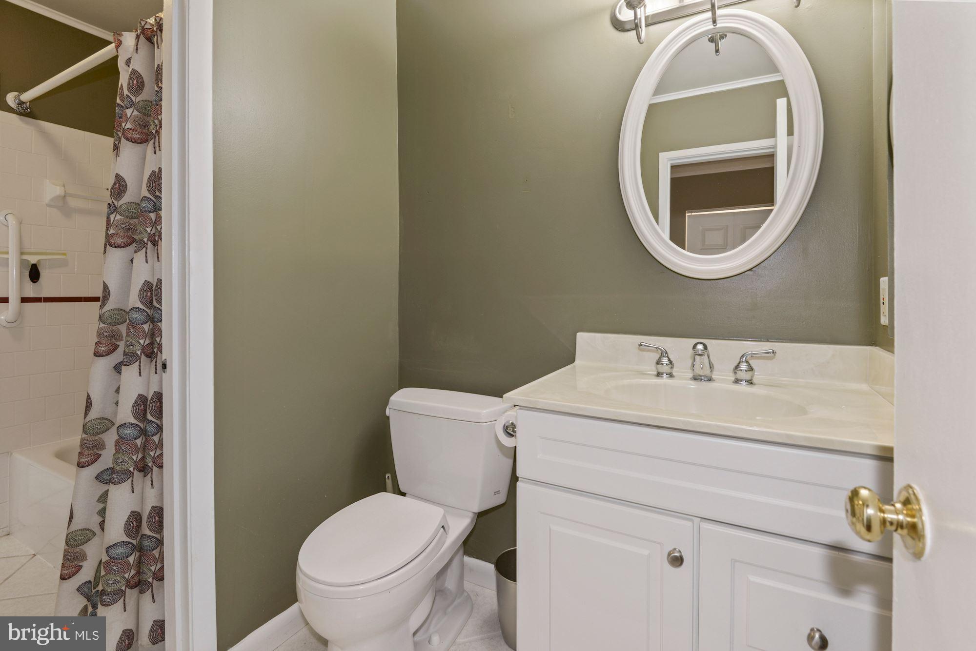 11310 Gatesborough Lane Reston, VA 20191 - Photo 27 of 43 Dual Entry Bath