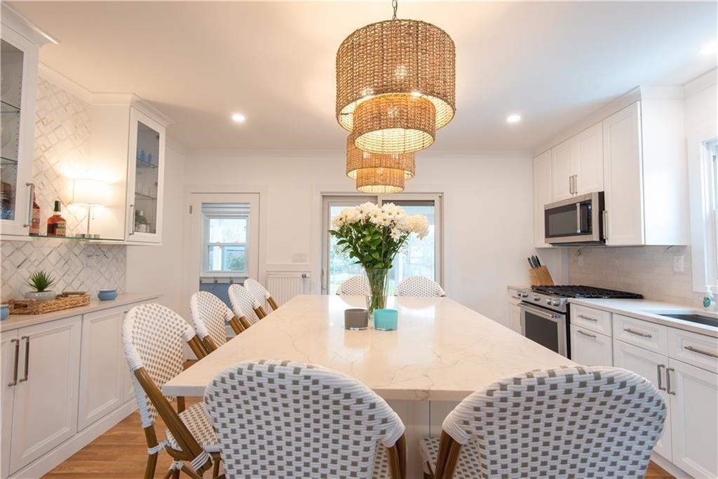 29 Fenner Avenue Newport, RI 02840 - Photo 12 of 45