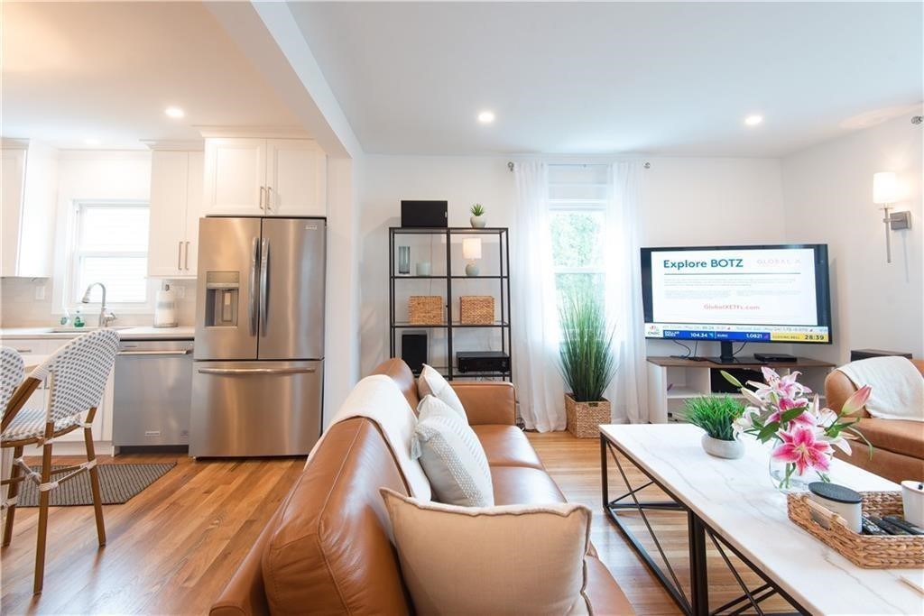 29 Fenner Avenue Newport, RI 02840 - Photo 7 of 45