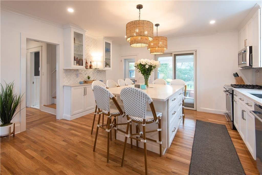 29 Fenner Avenue Newport, RI 02840 - Photo 8 of 45