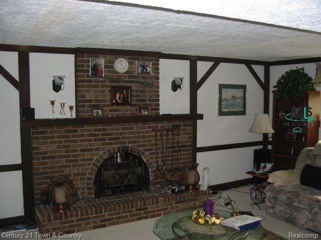 43336 Saal Road Sterling Heights, MI 48313 - Photo 5 of 10 5