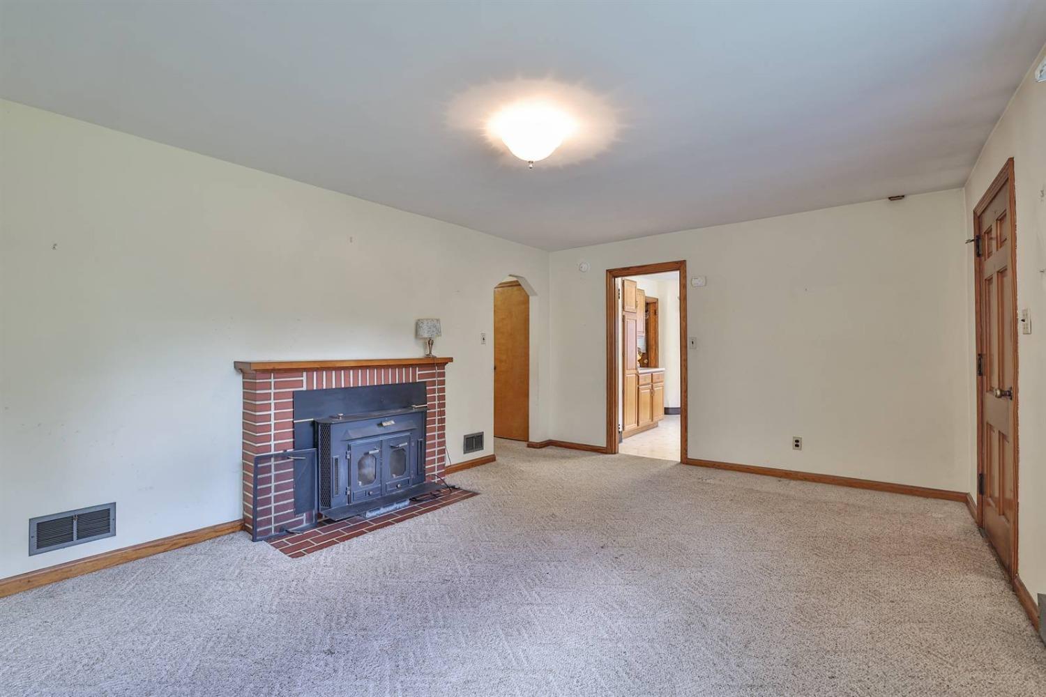 1087 Mc Kelvey Road Cincinnati, OH 45231 - Photo 6 of 29 Gallery Image 6